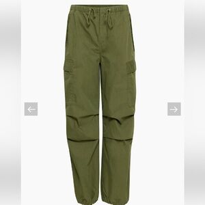 NWT! Aritzia/TNA Squad Pocket Parachute Pant women’s Size XXS